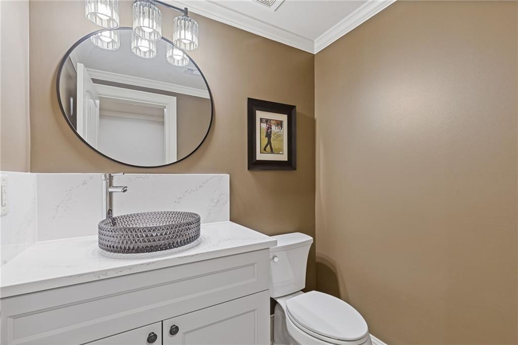 2814 Adams Oaks Lane