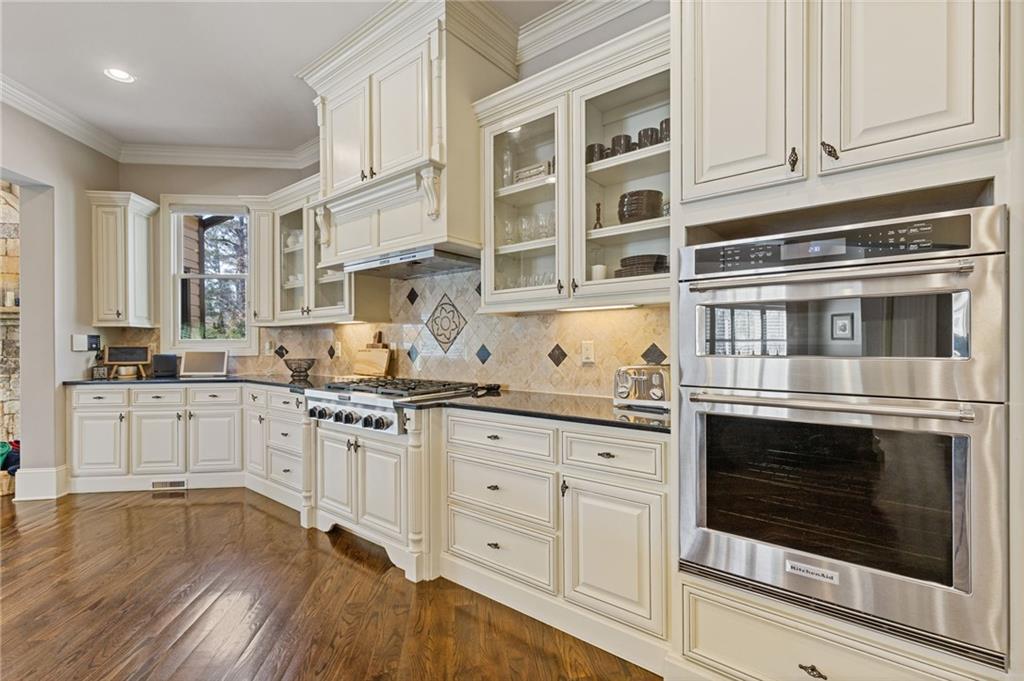 2814 Adams Oaks Lane