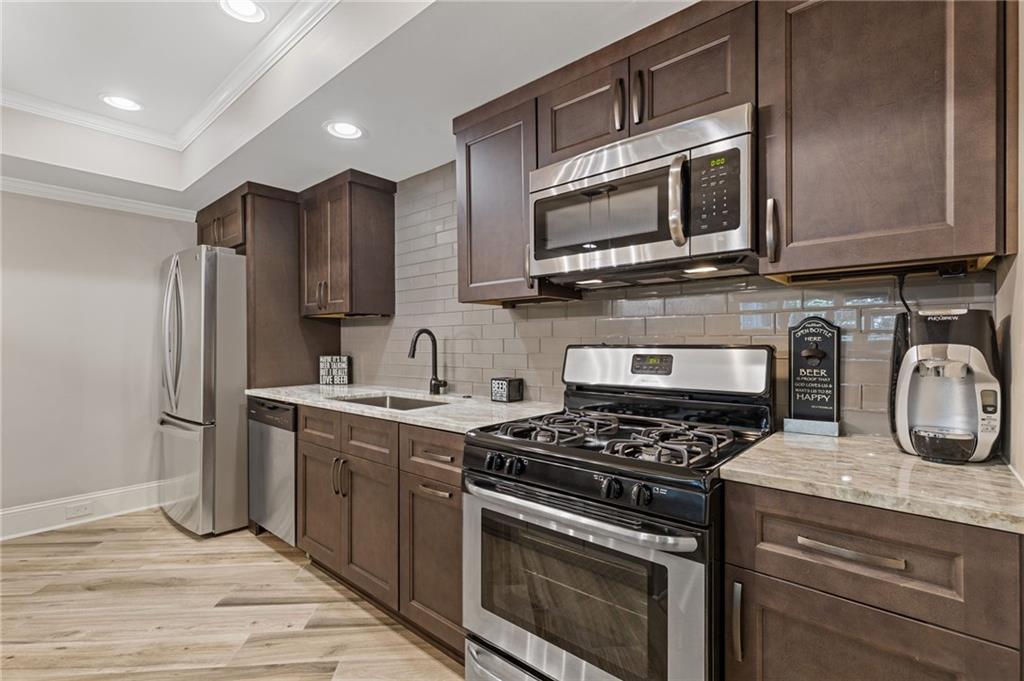 2814 Adams Oaks Lane