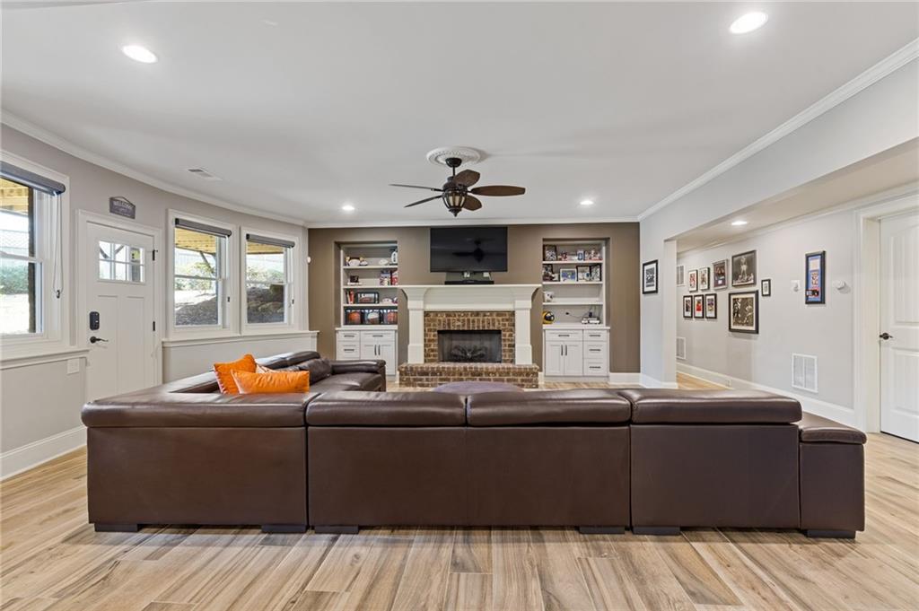 2814 Adams Oaks Lane