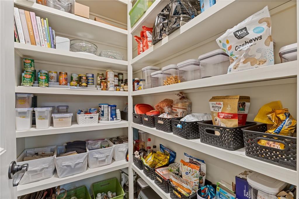 2814 Adams Oaks Lane