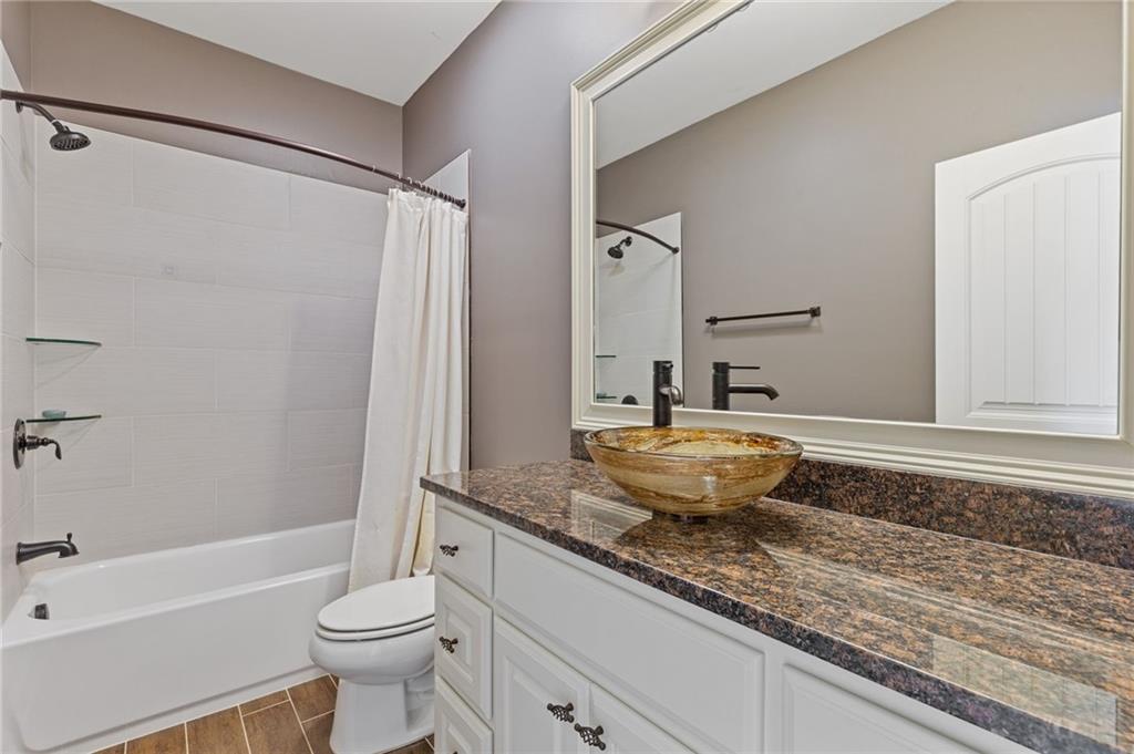 2814 Adams Oaks Lane