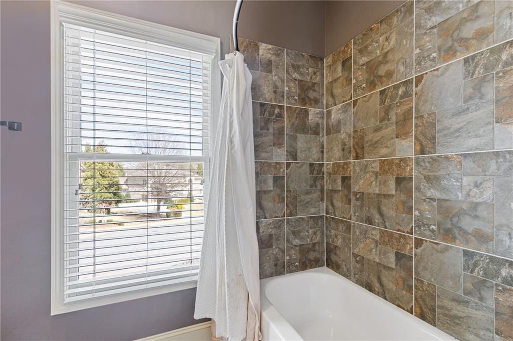 2814 Adams Oaks Lane