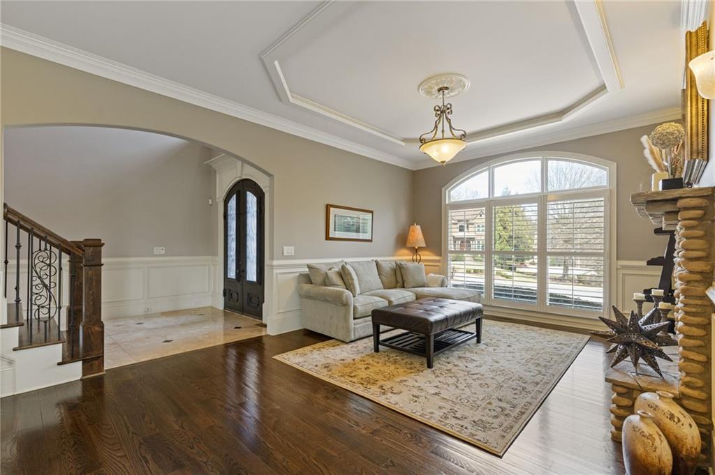 2814 Adams Oaks Lane