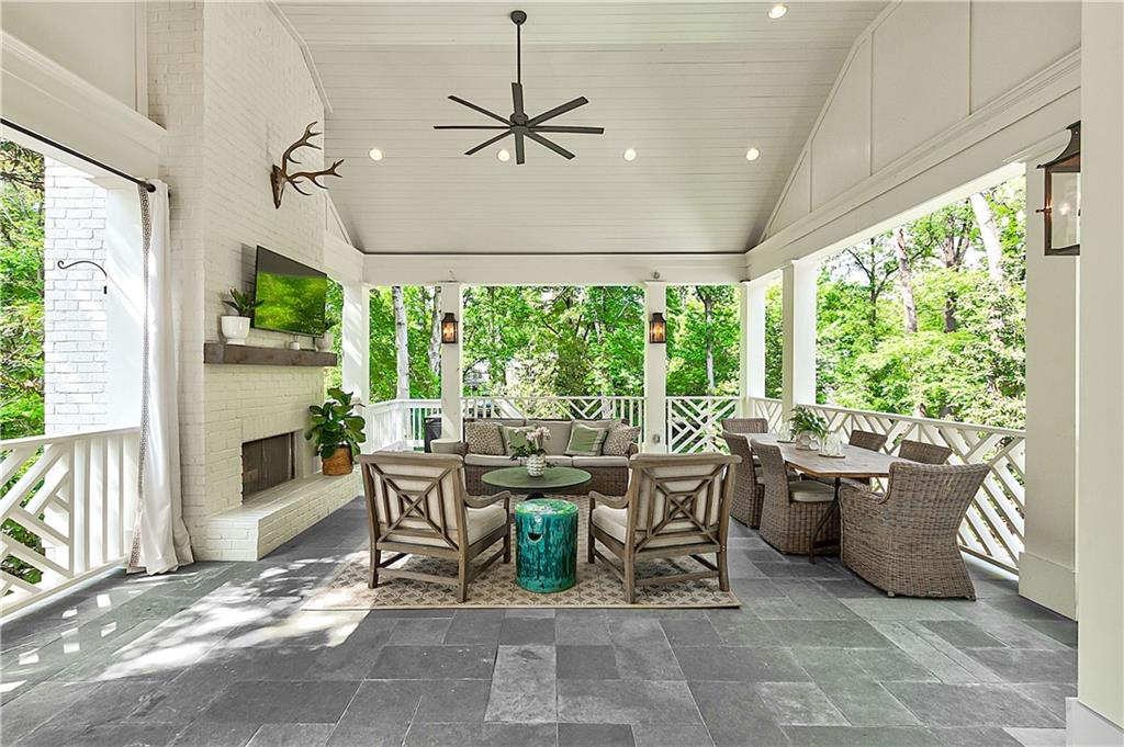 891 Glenbrook Drive NW