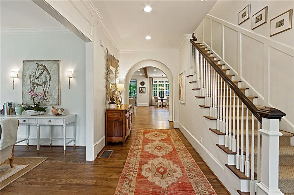 891 Glenbrook Drive NW