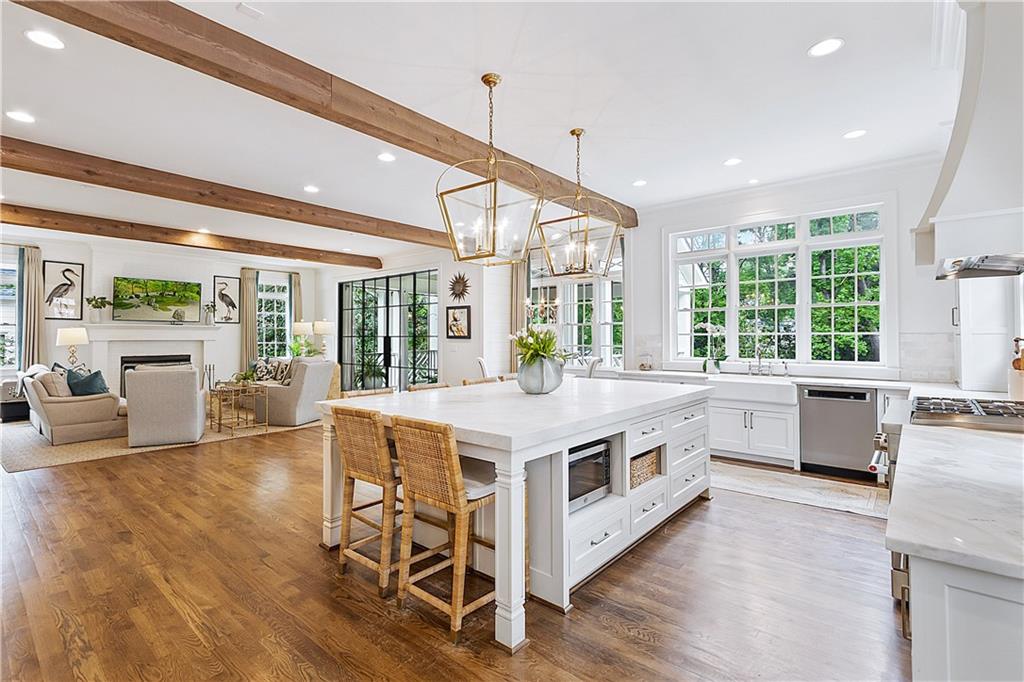 891 Glenbrook Drive NW