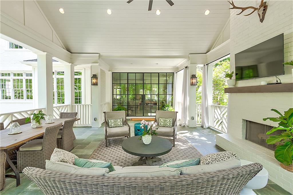 891 Glenbrook Drive NW