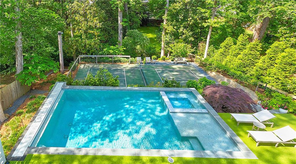 891 Glenbrook Drive NW