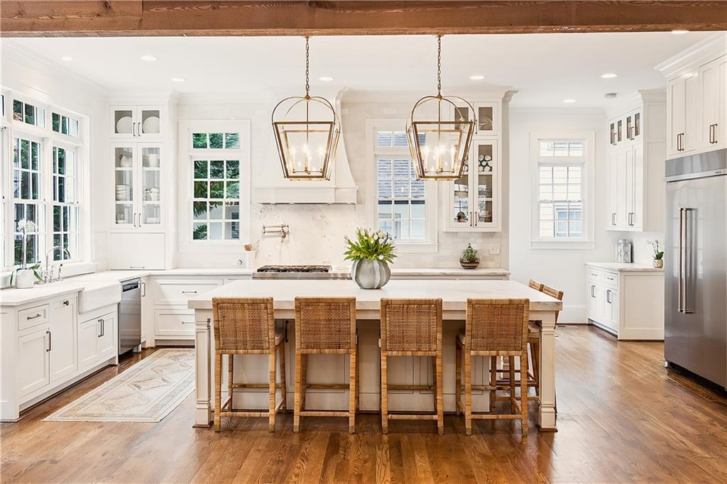 891 Glenbrook Drive NW