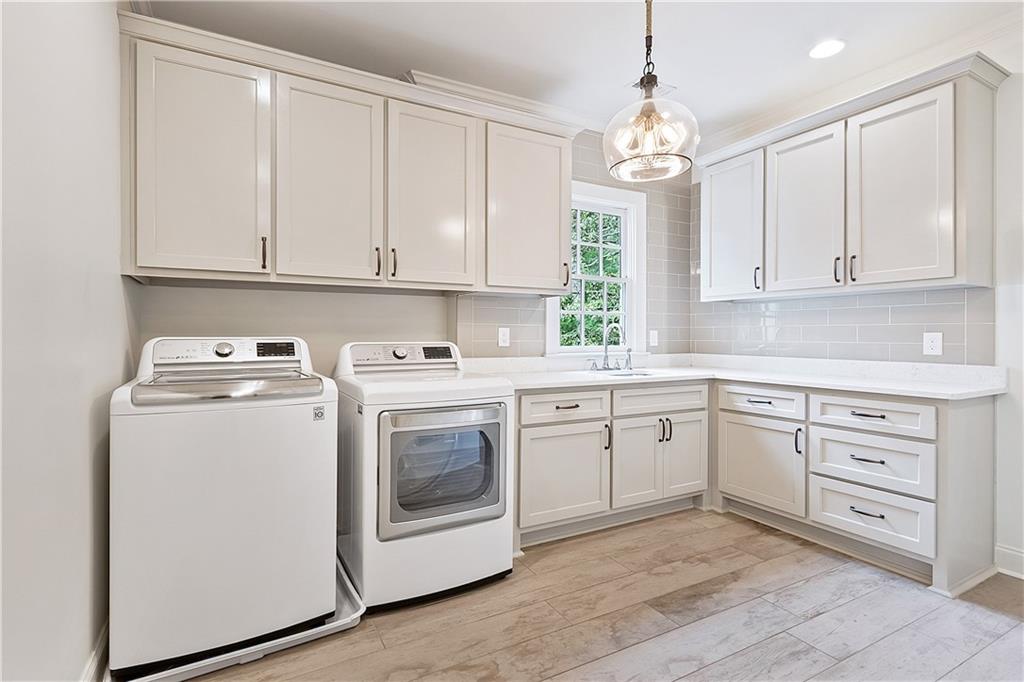 891 Glenbrook Drive NW