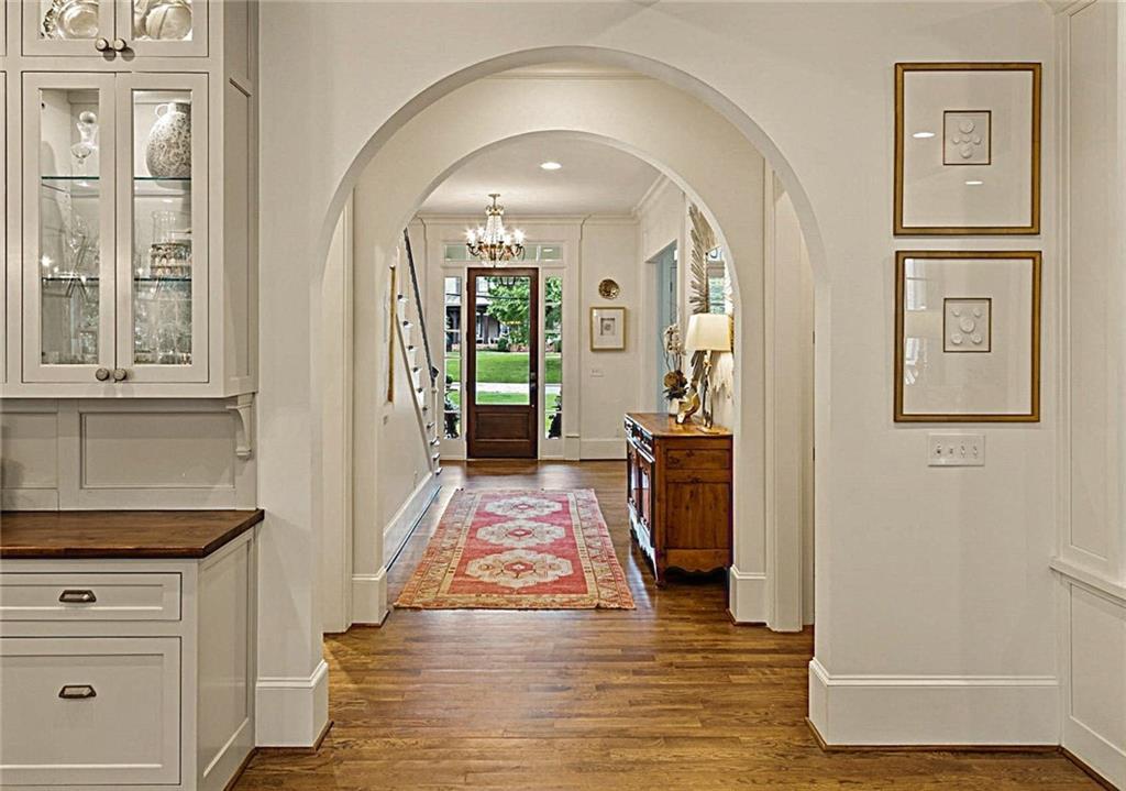 891 Glenbrook Drive NW