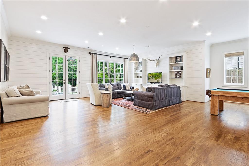 891 Glenbrook Drive NW