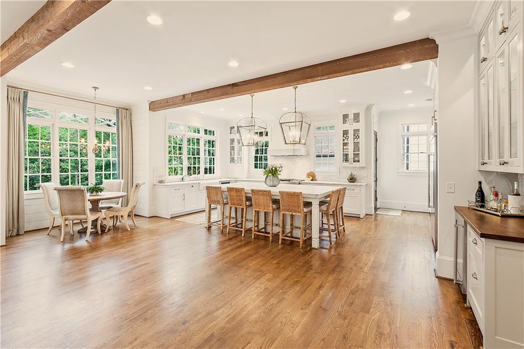 891 Glenbrook Drive NW