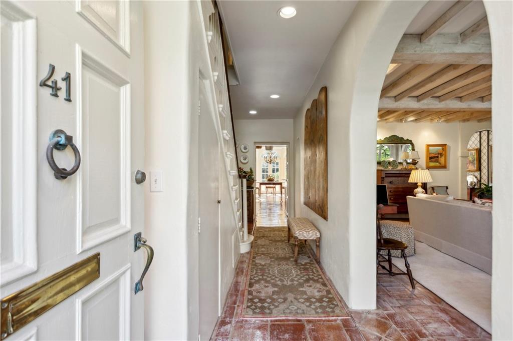 41 Palisades Road NE