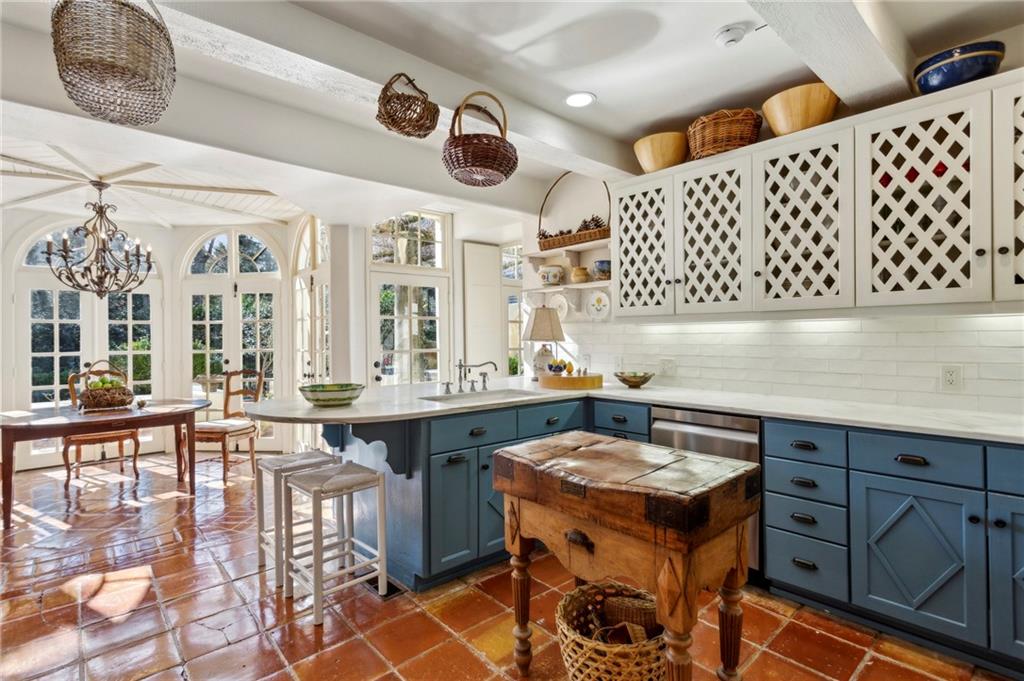 41 Palisades Road NE