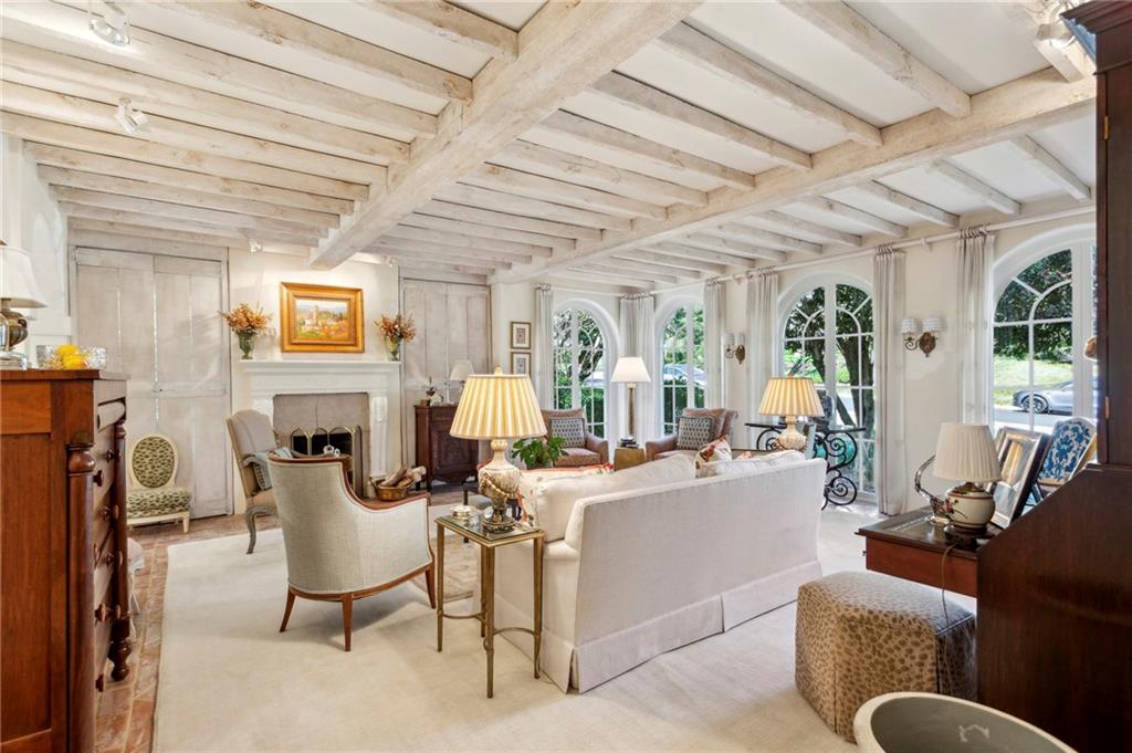 41 Palisades Road NE