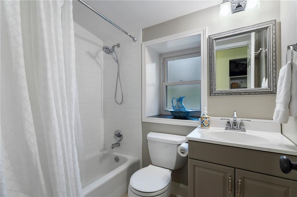 2811 Ridgemore Road NW