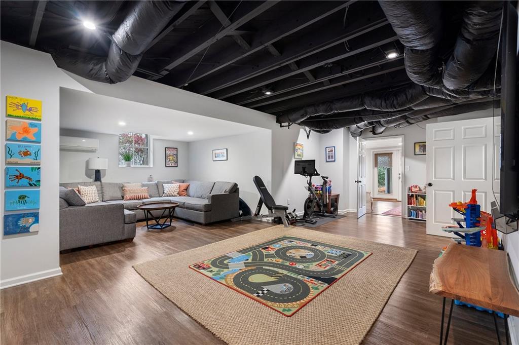 2811 Ridgemore Road NW