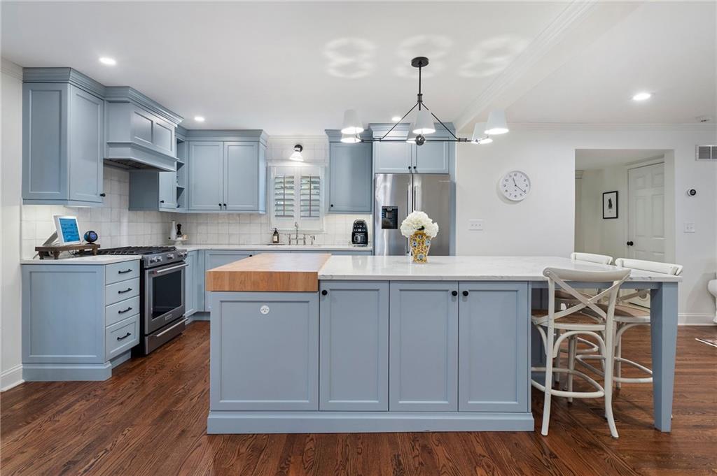 2811 Ridgemore Road NW