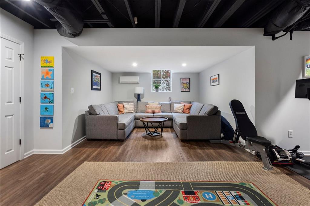 2811 Ridgemore Road NW