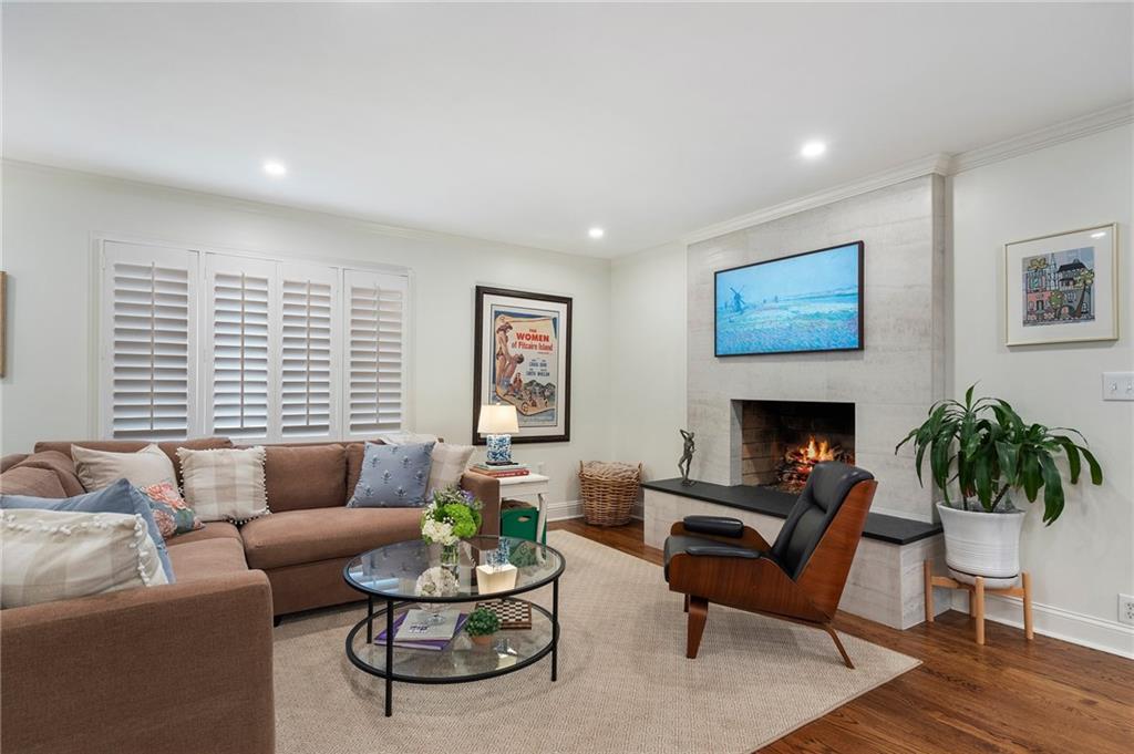 2811 Ridgemore Road NW