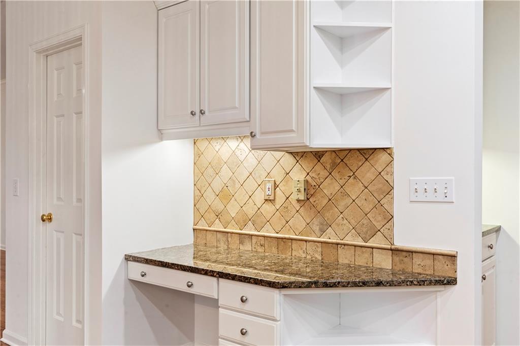 915 Summer Wind Place