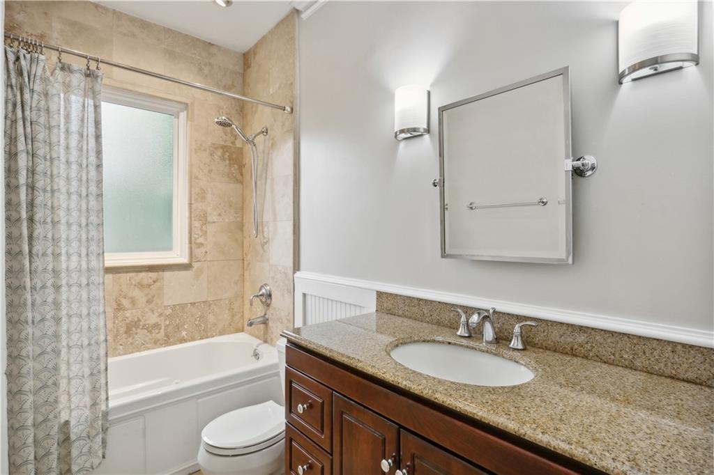 638 Cooledge Avenue NE