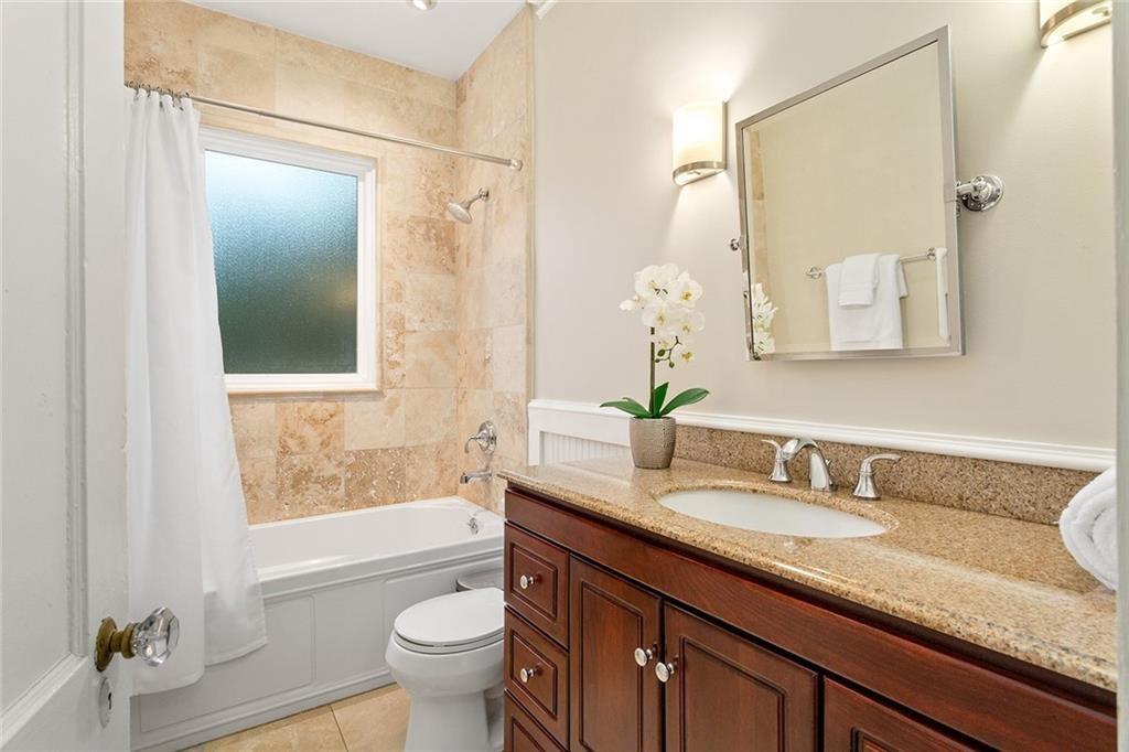 638 Cooledge Avenue NE