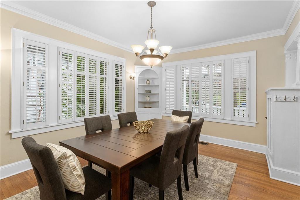 638 Cooledge Avenue NE