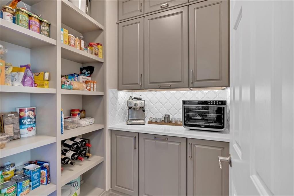 3509 Ivy Manor Road SE