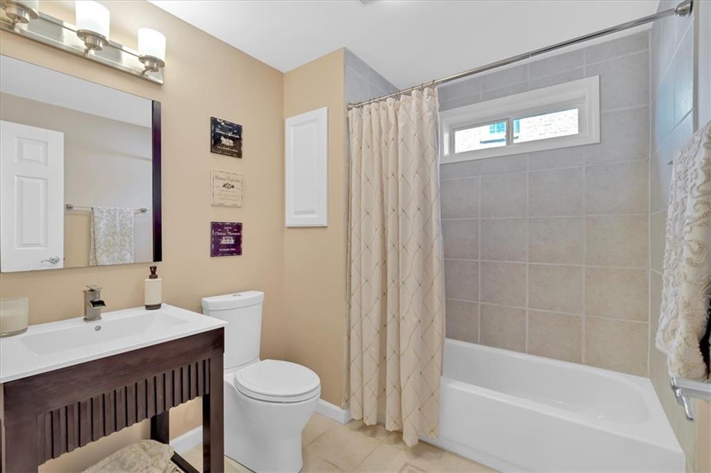 3509 Ivy Manor Road SE