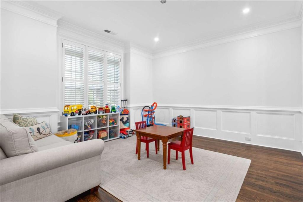 325 Valley Brook Way