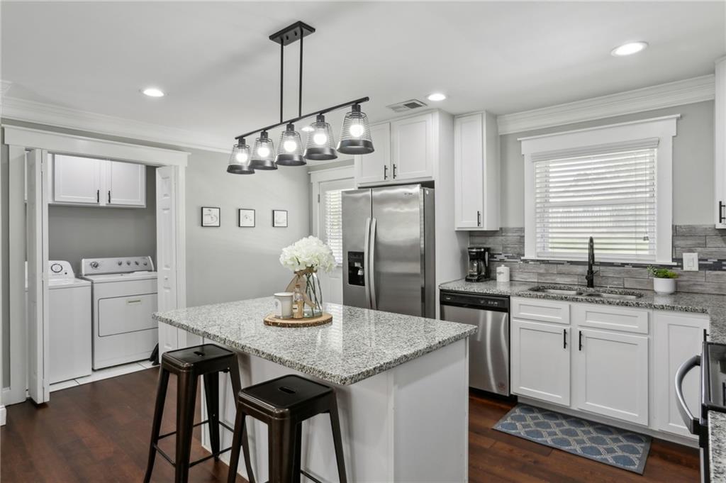 1865 Lochlomand Lane SE