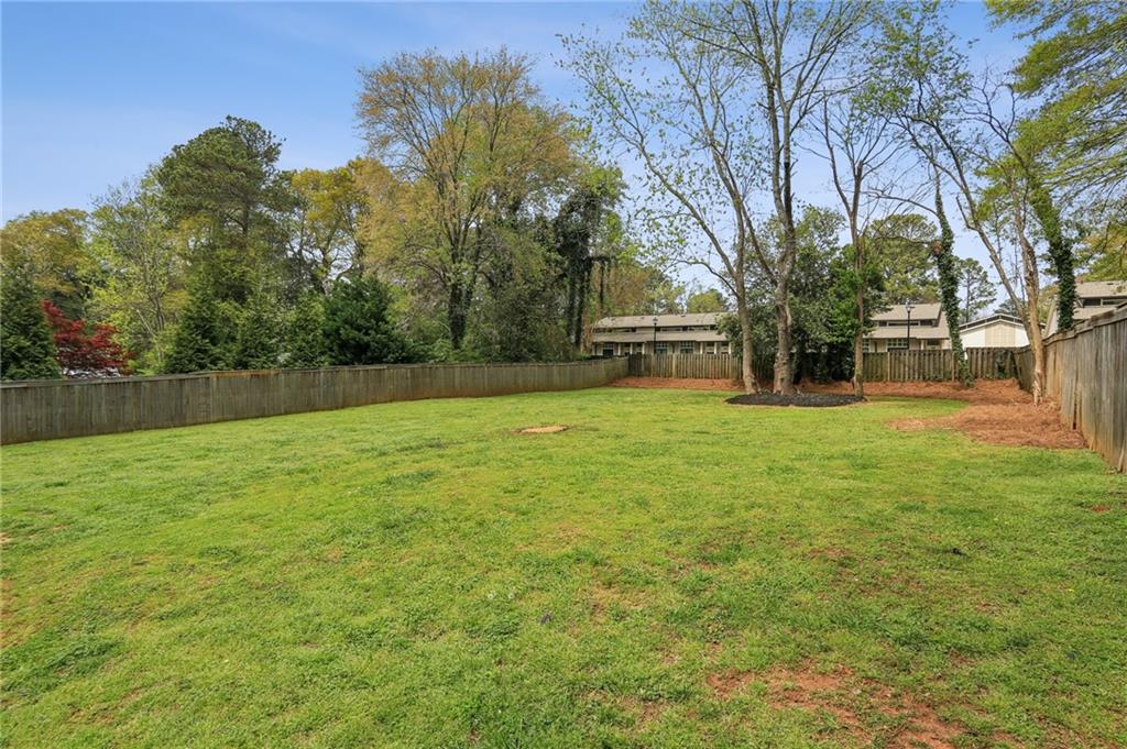 1865 Lochlomand Lane SE