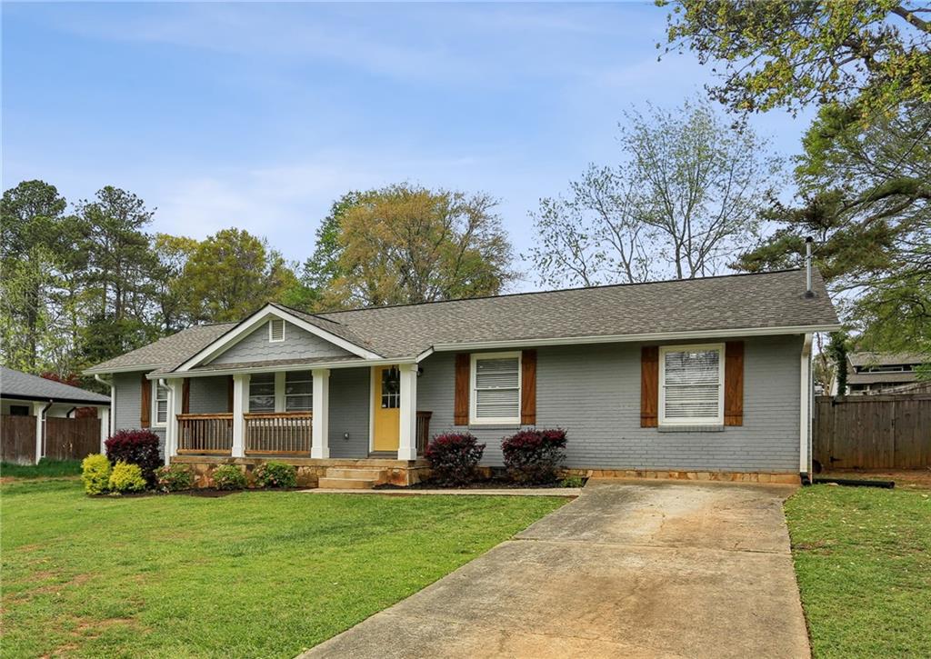 1865 Lochlomand Lane SE