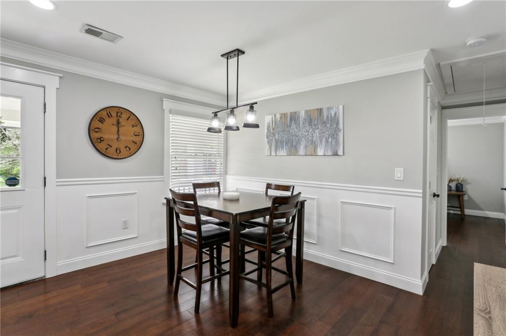 1865 Lochlomand Lane SE