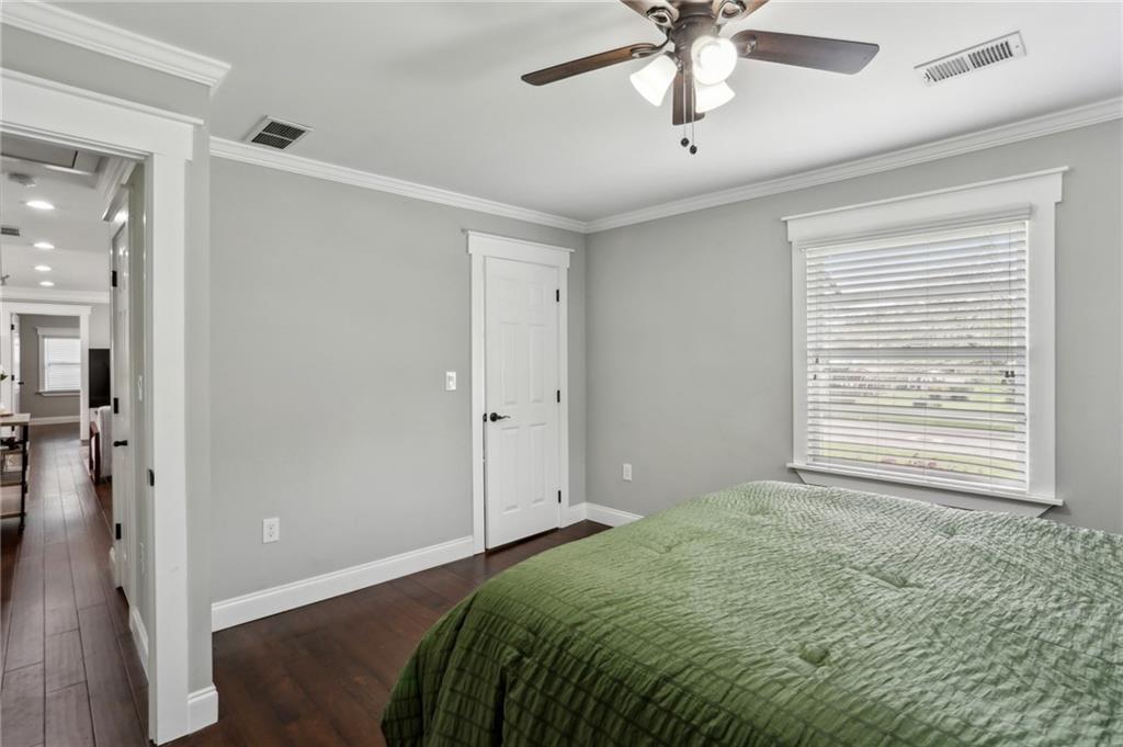 1865 Lochlomand Lane SE