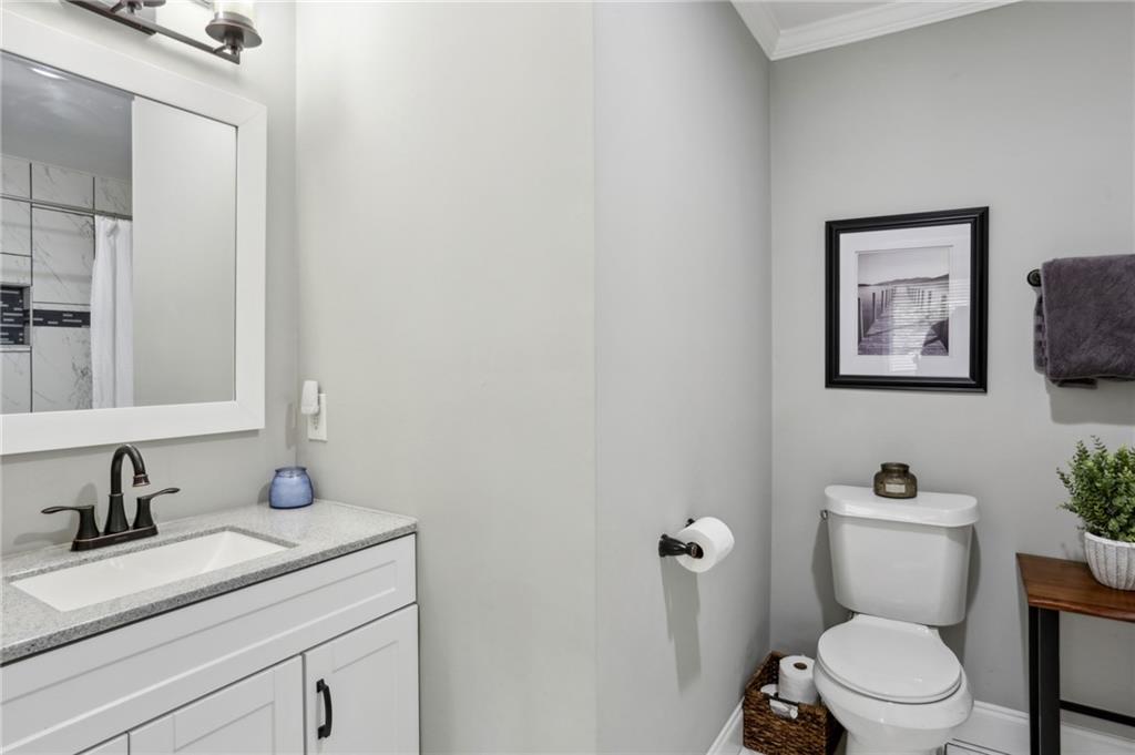 1865 Lochlomand Lane SE