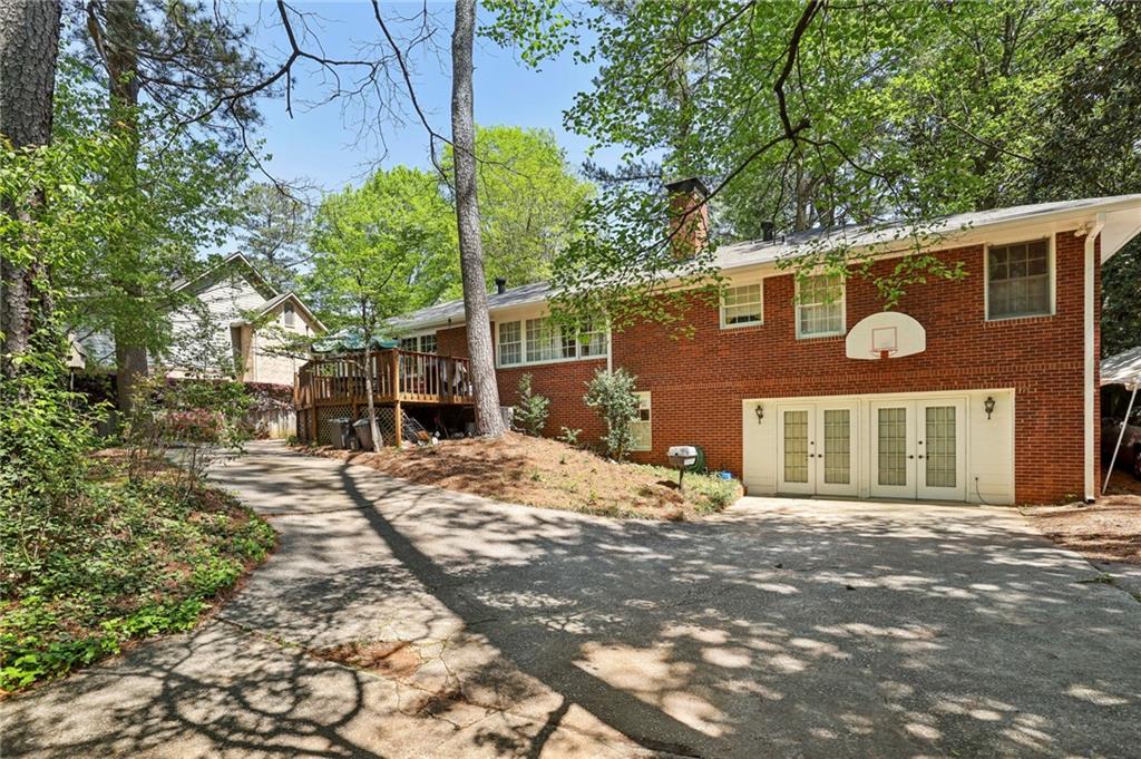 671 Valley Green Drive NE