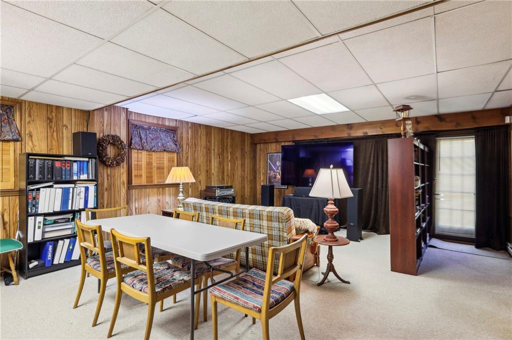 671 Valley Green Drive NE