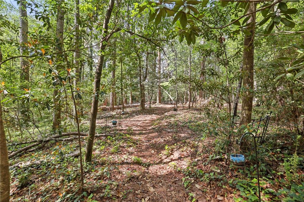 671 Valley Green Drive NE