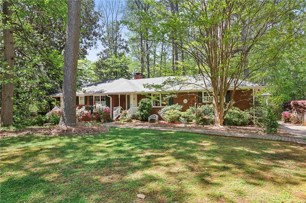 671 Valley Green Drive NE