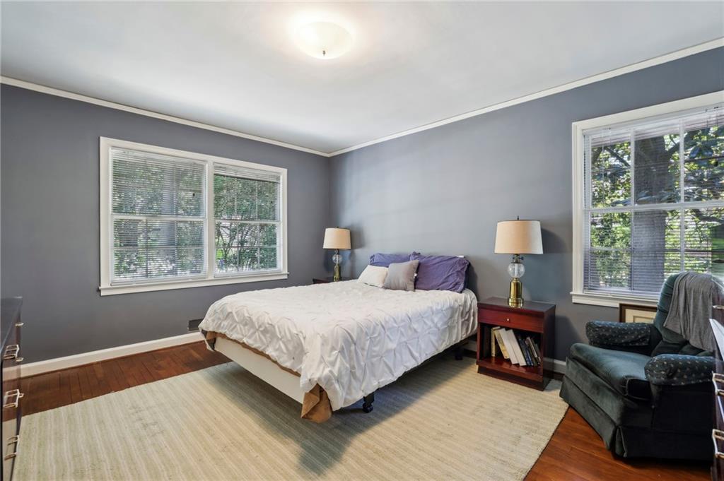 671 Valley Green Drive NE