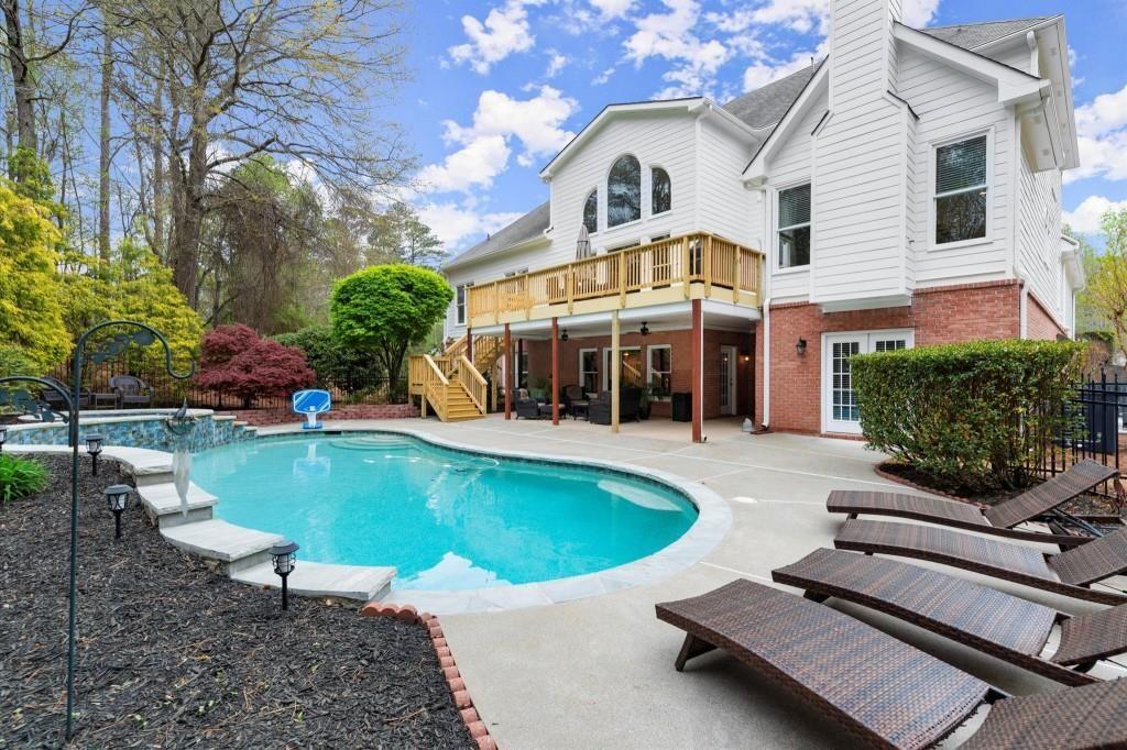 65 Oakhurst Leaf Drive