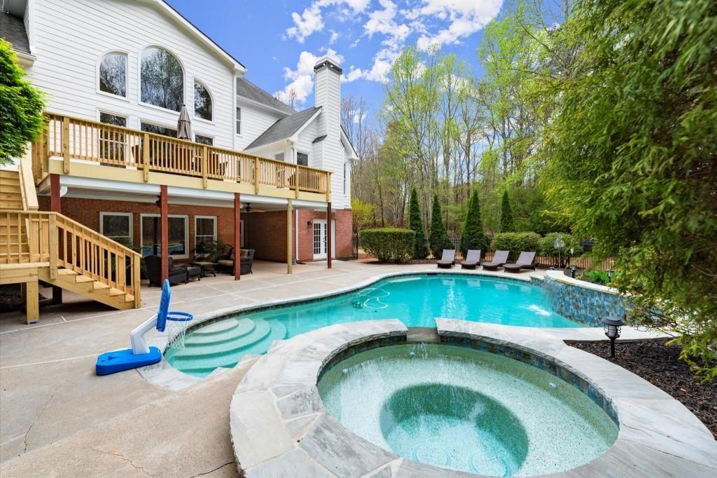 65 Oakhurst Leaf Drive