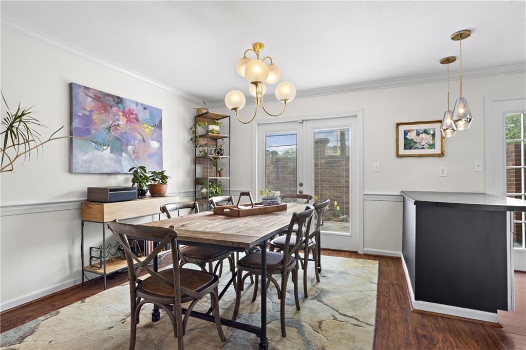 1 James River Place NE