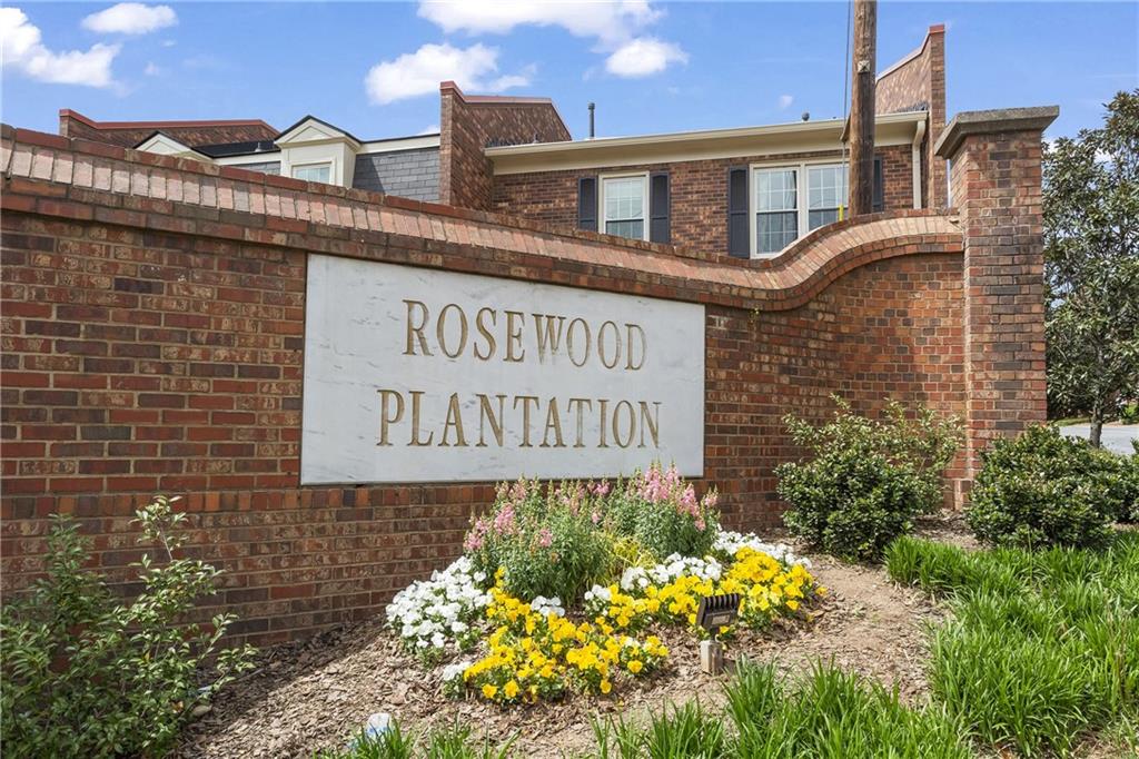 1 James River Place NE