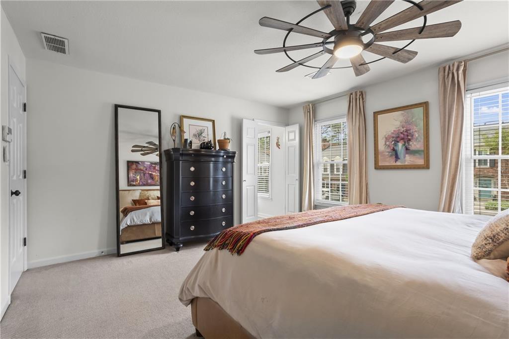 1 James River Place NE