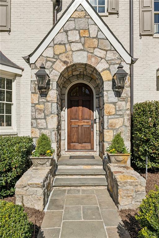 3114 Peachtree Drive NE